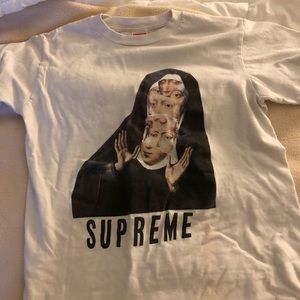 Supreme tee